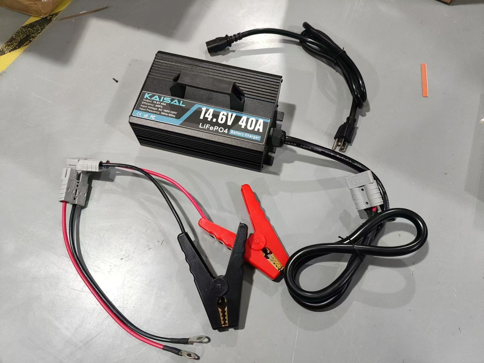 14.6V 40A LiFePO4 Smart Charger w/Temp Control for RV Solar Marine FCC/ETL US
