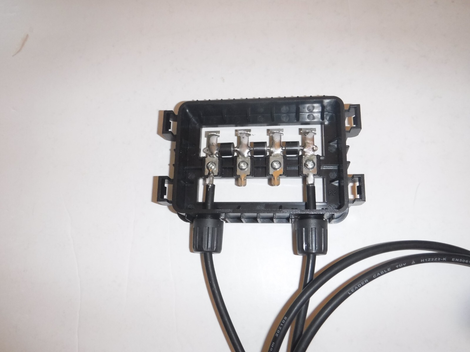 SOLAR PANEL JUNCTION BOX 15 AMP DIODES, WIRES,WIRE CONNECTORS WATERPROOF PRO BOX